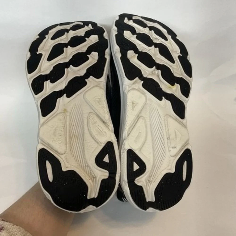 Hoka One One Clifton 9 Black/White Lace Up Running Sneakers Women 10.5B Vietnam‎